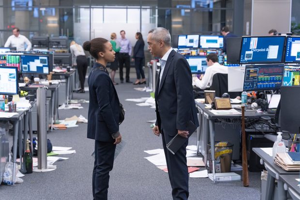 Escritores de la temporada 2 de la industria sobre la "sobrecarga sensorial" del drama financiero