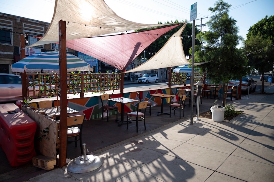 La ordenanza propuesta para comer al aire libre en Los Ángeles causa indignación entre los dueños de restaurantes