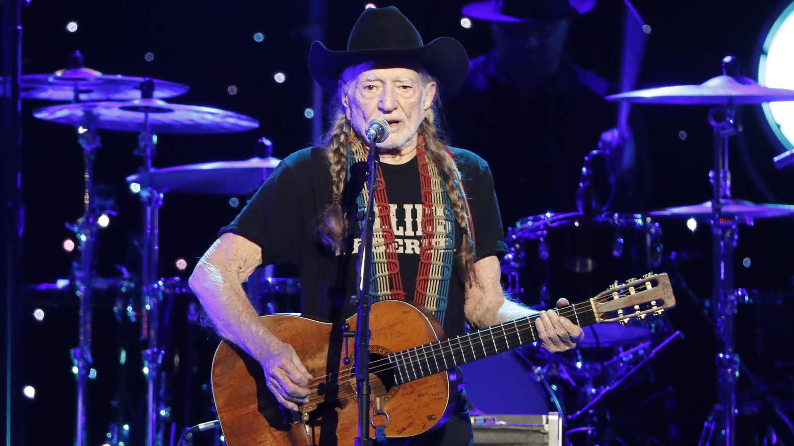 Willie Nelson celebra su 90 cumpleaños con un concierto de dos días en el Hollywood Bowl