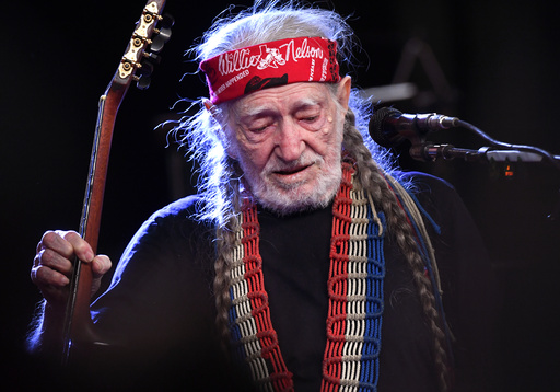 Willie Nelson inhala el amor en concierto de 90 cumpleaños |  AM 870 La RESPUESTA
