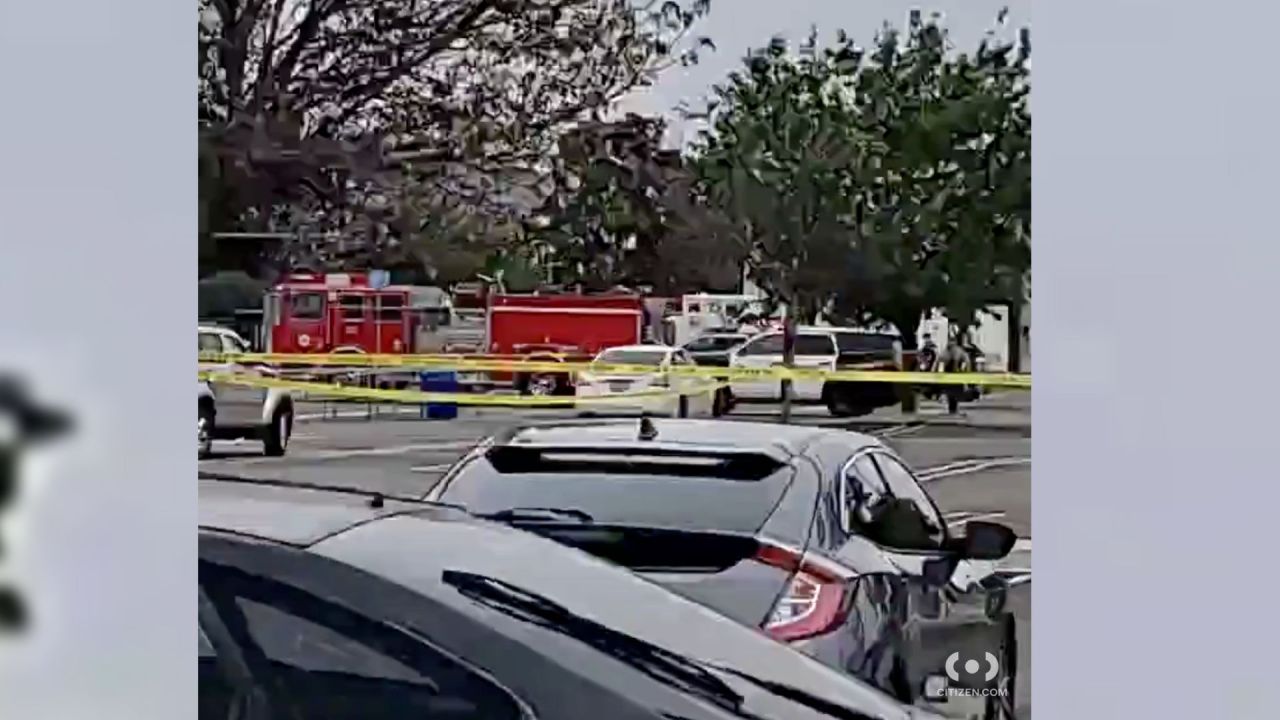 Mujer baleada cerca de Walmart en el condado de Los Ángeles