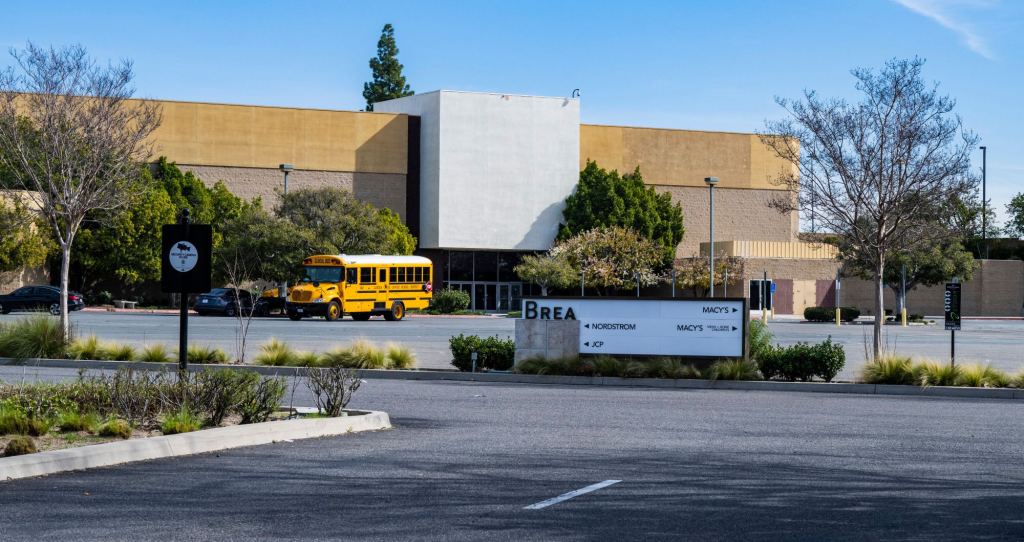 El Concejo votará por 380 apartamentos y nuevos edificios para reemplazar el ala cerrada de Sears en Brea Mall – Orange County Register