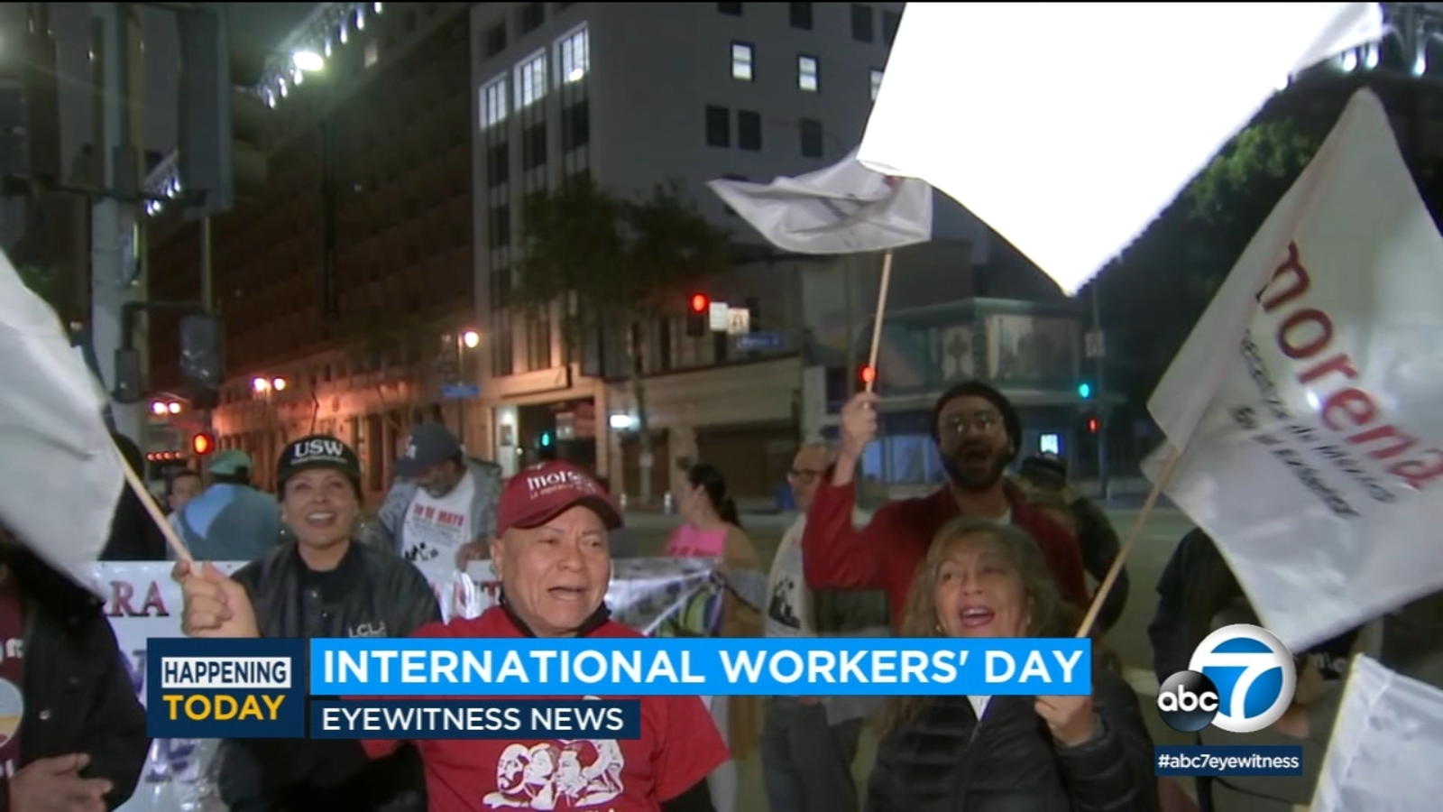 Manifestación del Primero de Mayo en el centro de Los Ángeles para luchar por los derechos de los trabajadores y los inmigrantes