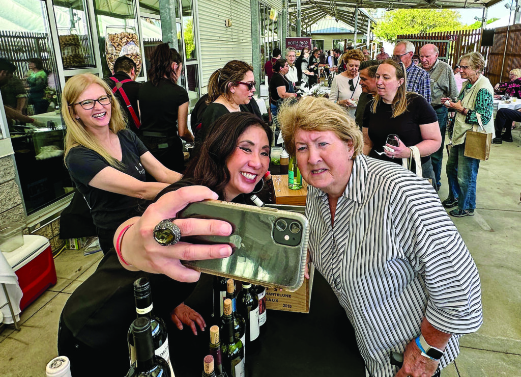 Más de 900 asisten a Taste of Claremont